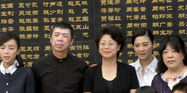 冯小刚和王朔早期的电影作品主要集中于塑造
