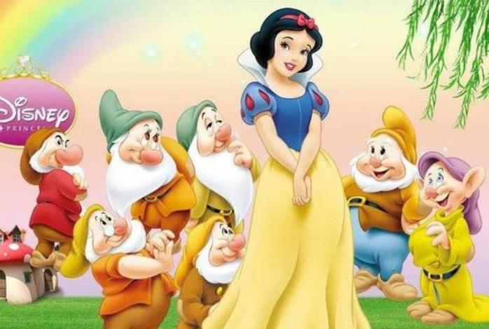 在童话故事白雪公主中作者描写白雪公主的头发是什么颜色的