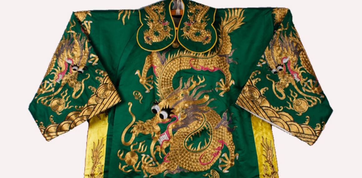京剧中男性服装蟒袍上的动物是什么