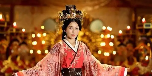 平阳公主多少岁嫁给卫青
